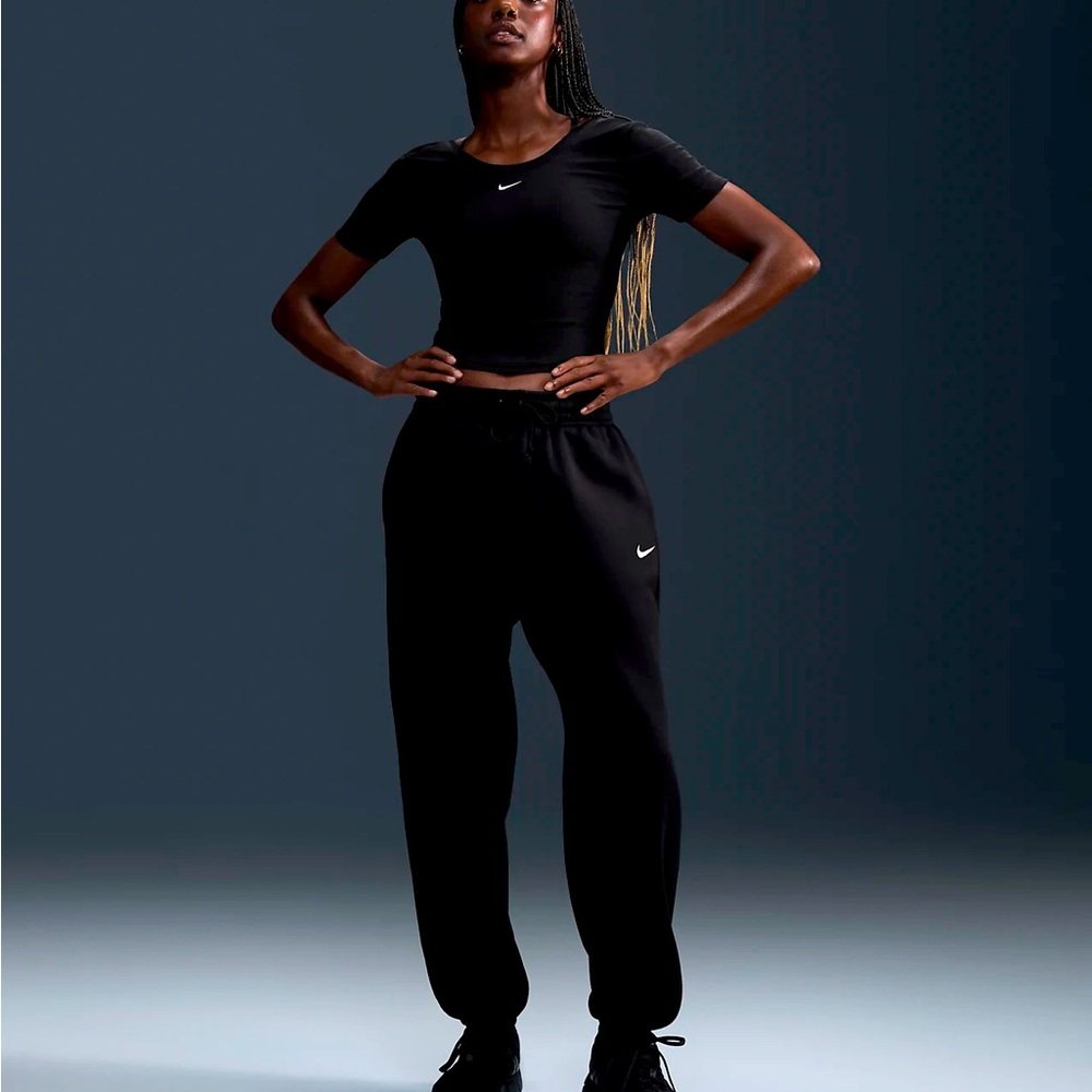 Nike Sportswear Phoenix Fleece
Women's High-Waisted Oversized Sweatpants